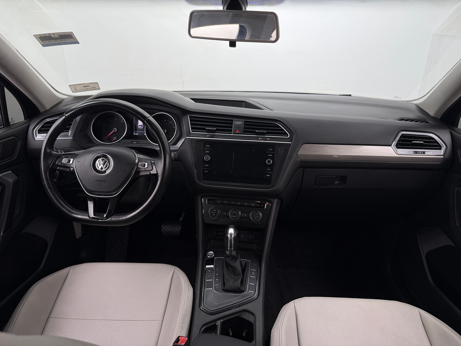 Thumbnail: 2019 Volkswagen Tiguan - 2