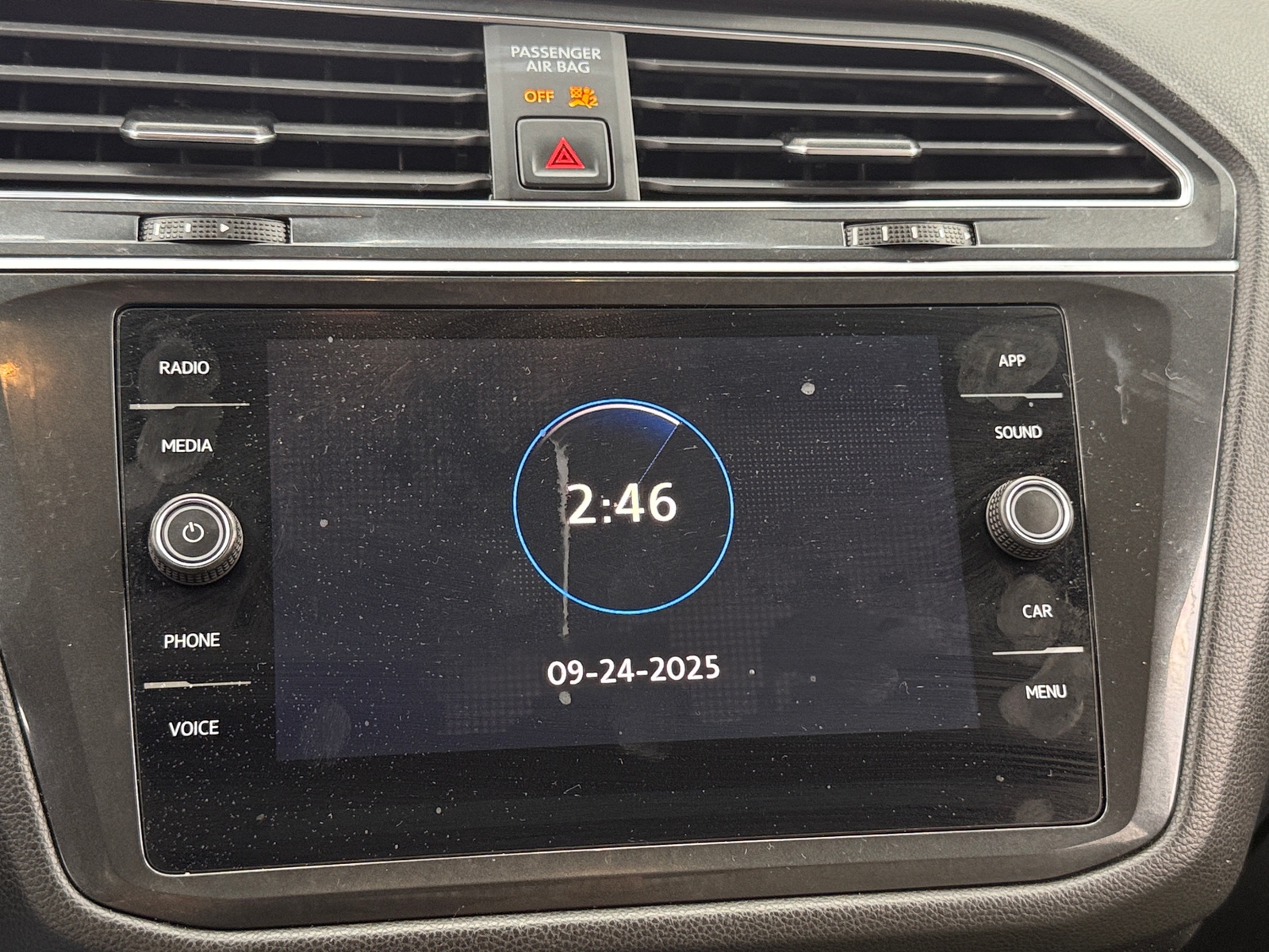 Thumbnail: 2019 Volkswagen Tiguan - 3