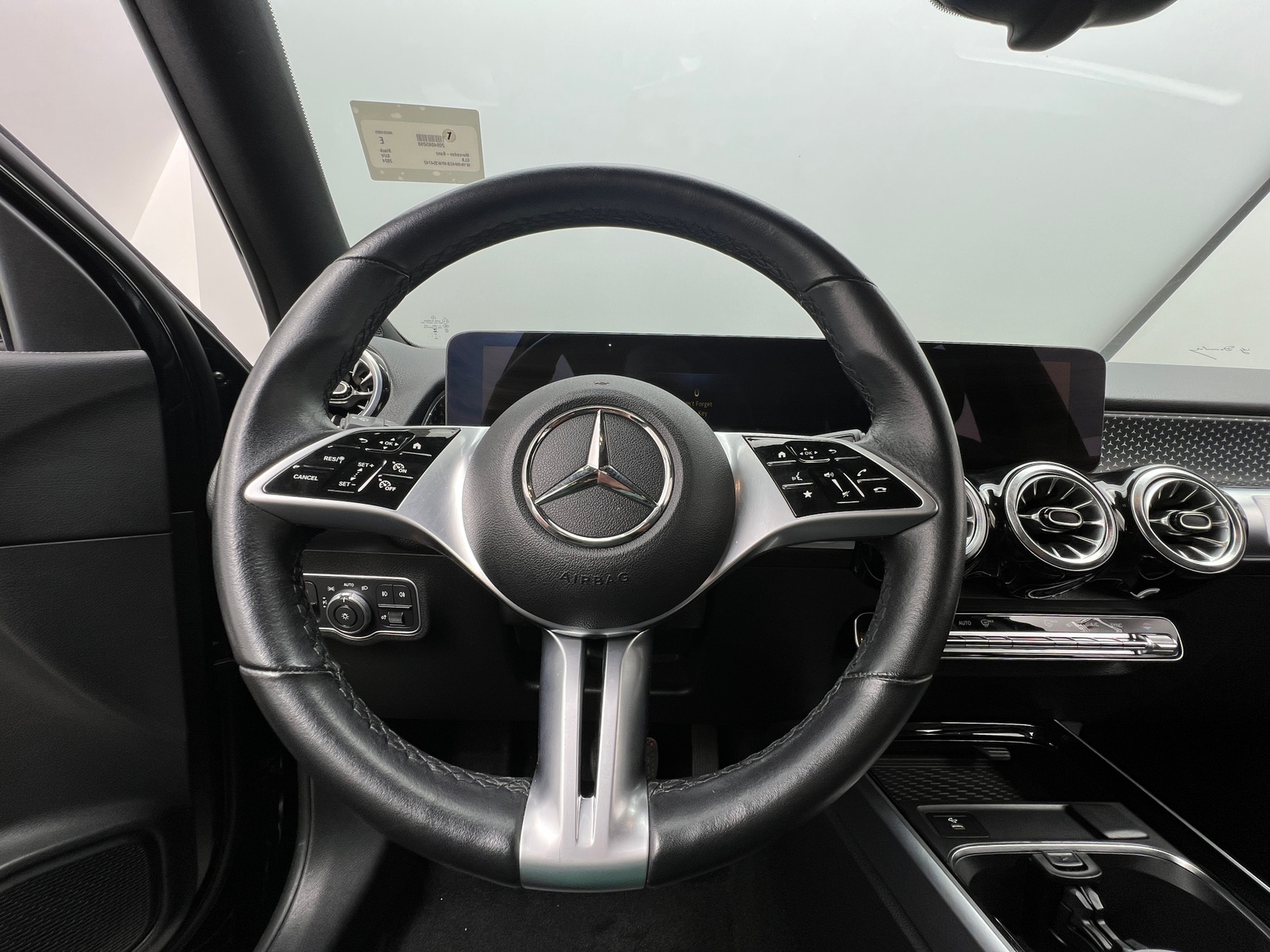 Thumbnail: 2024 Mercedes-Benz GLB - 4