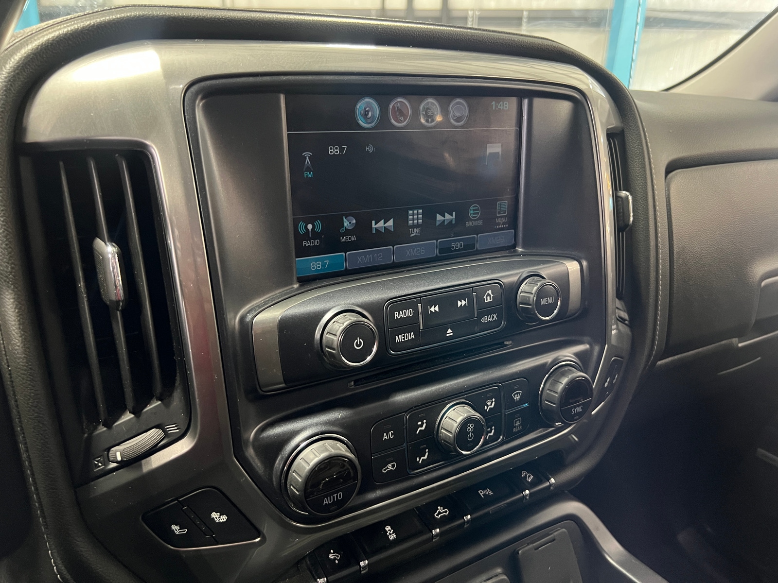 Thumbnail: 2018 Chevrolet Silverado 1500 - 3