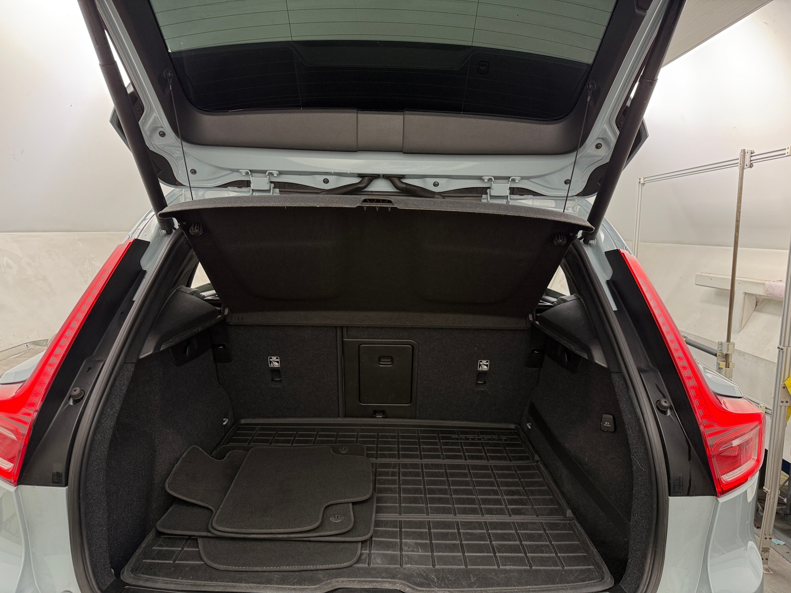 Thumbnail: 2019 Volvo XC40 - 6