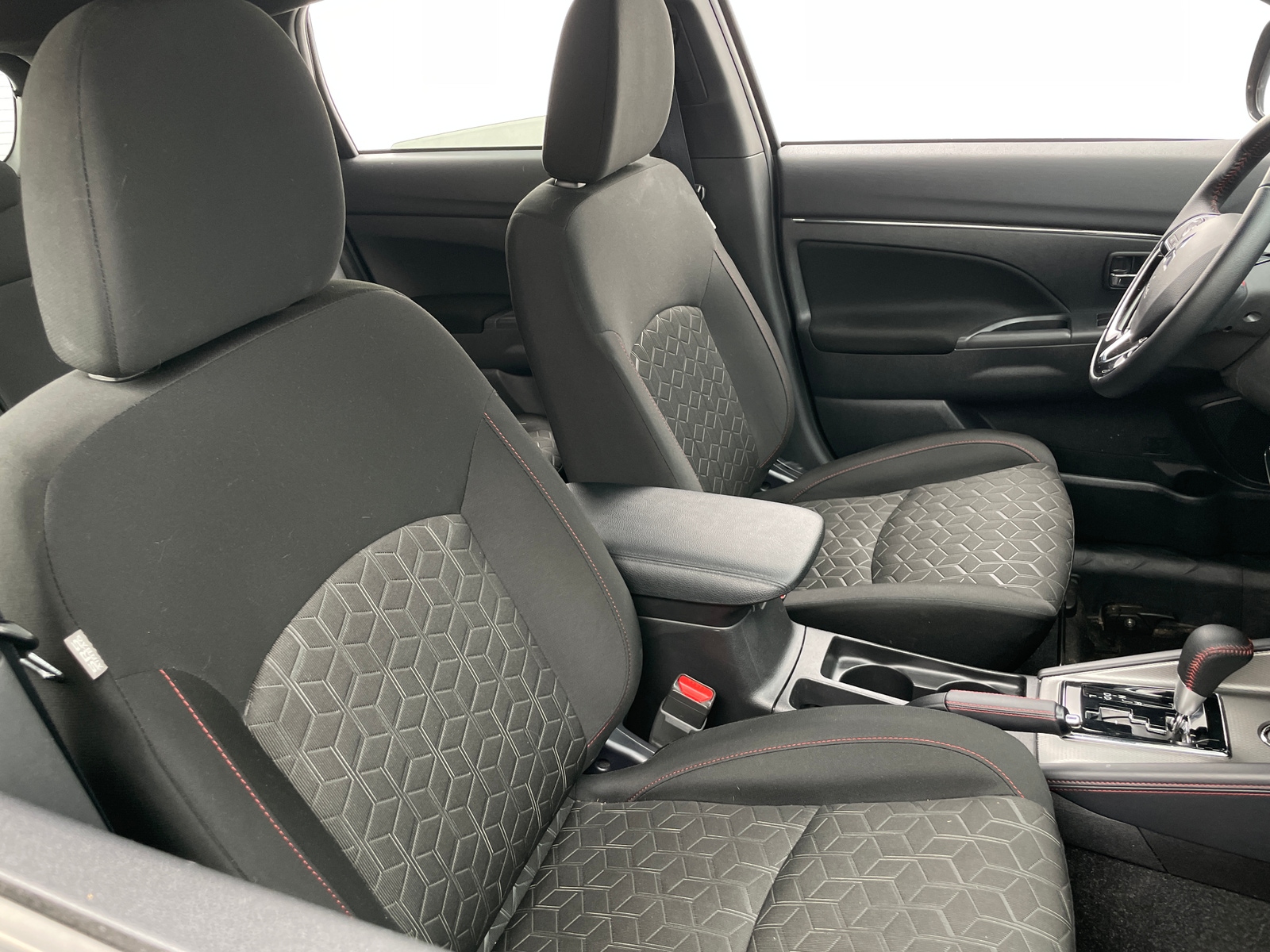 Thumbnail: 2024 Mitsubishi Outlander Sport - 2