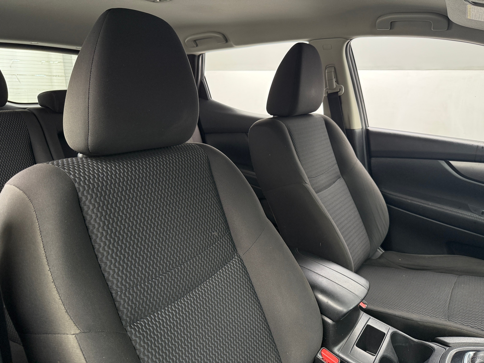 Thumbnail: 2017 Nissan Rogue Sport - 2