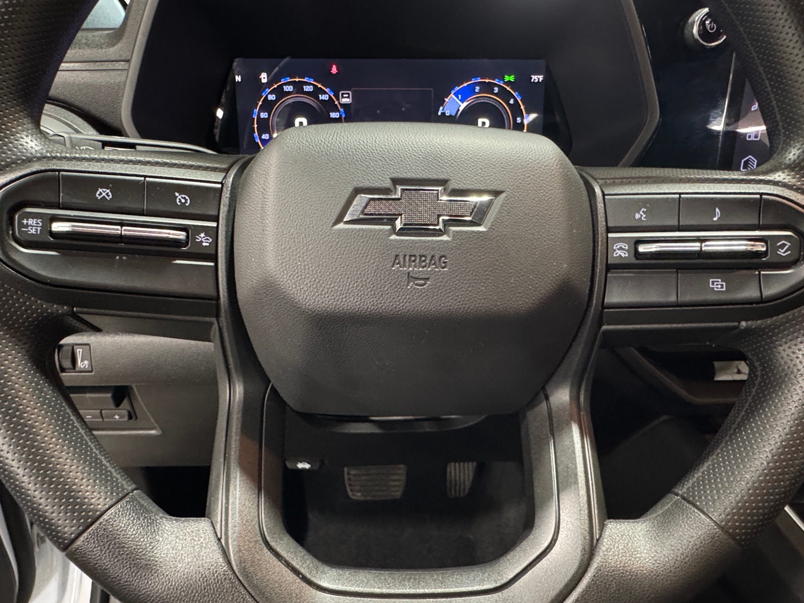 Thumbnail: 2024 Chevrolet Colorado - 5