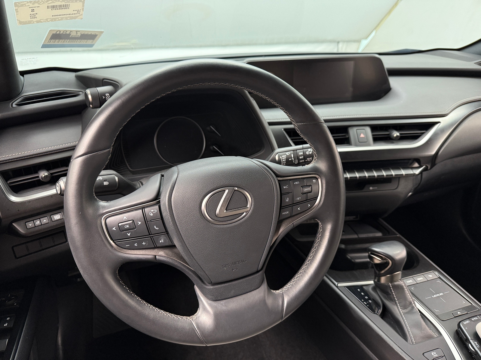 Thumbnail: 2022 Lexus UX - 4