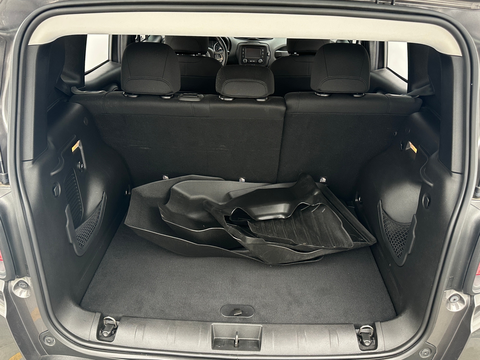 Thumbnail: 2016 Jeep Renegade - 7