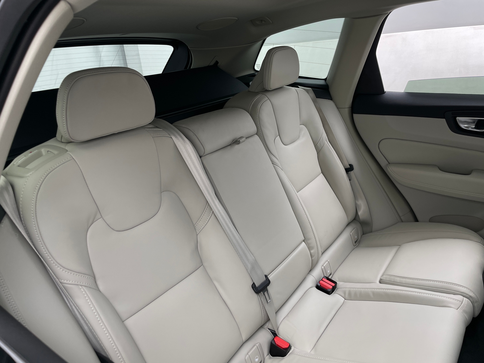 Thumbnail: 2022 Volvo XC60 - 5