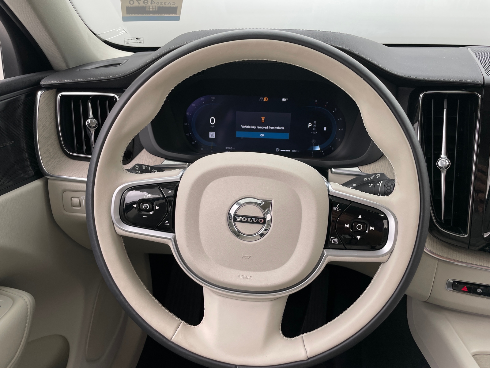 Thumbnail: 2022 Volvo XC60 - 4