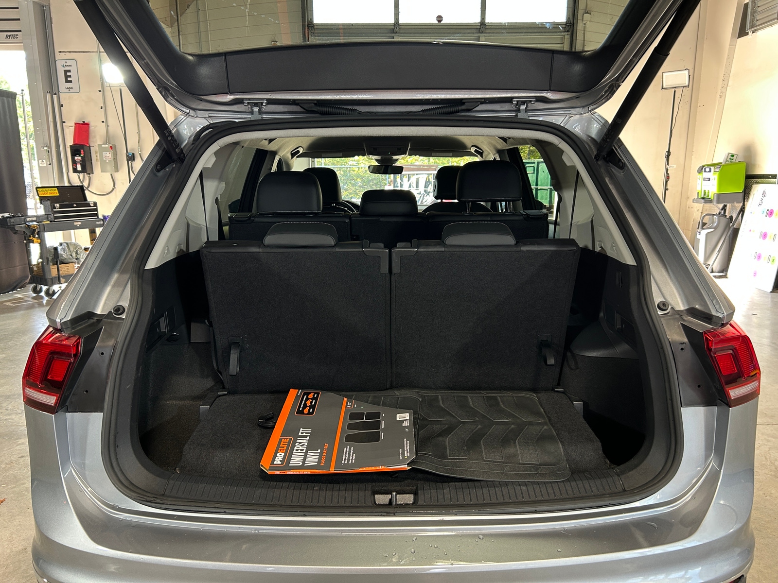 Thumbnail: 2024 Volkswagen Tiguan - 6