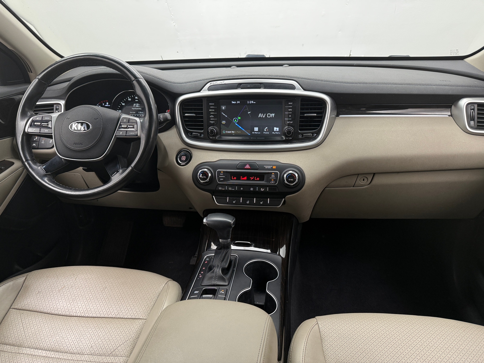 Thumbnail: 2019 Kia Sorento - 2
