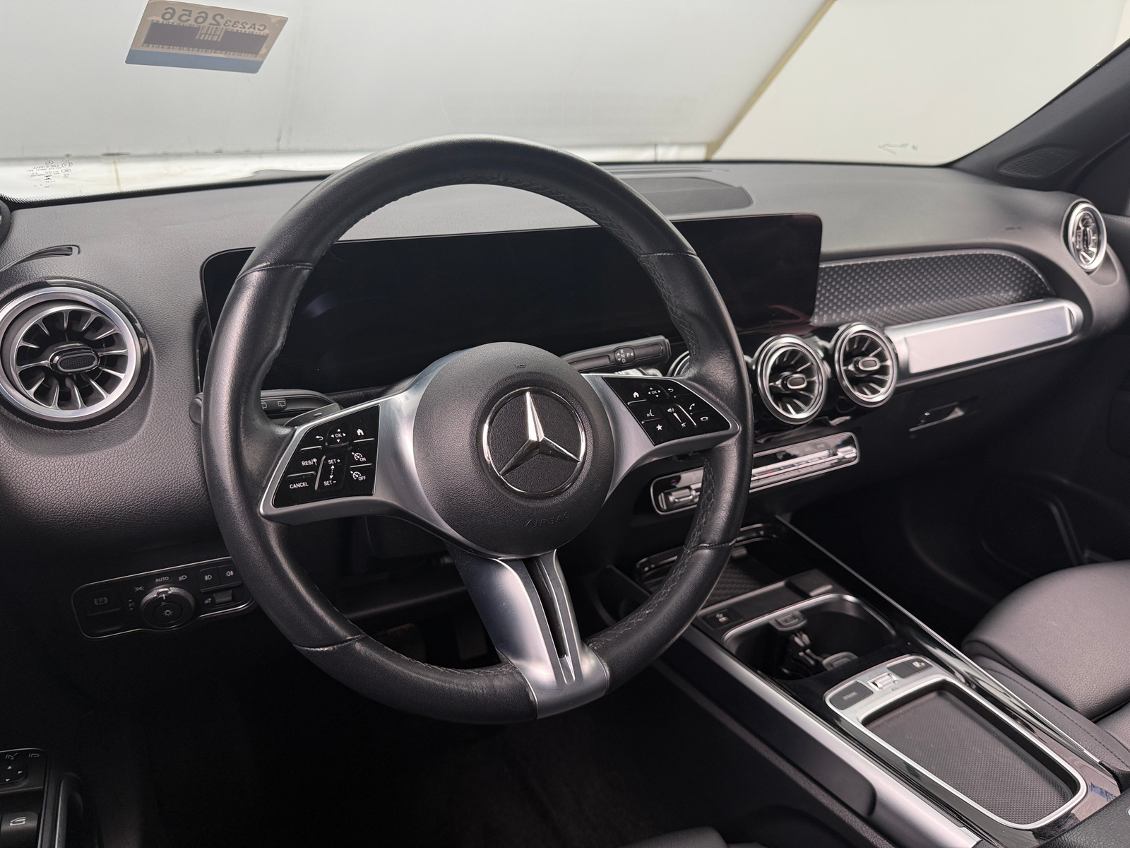 Thumbnail: 2024 Mercedes-Benz GLB - 4