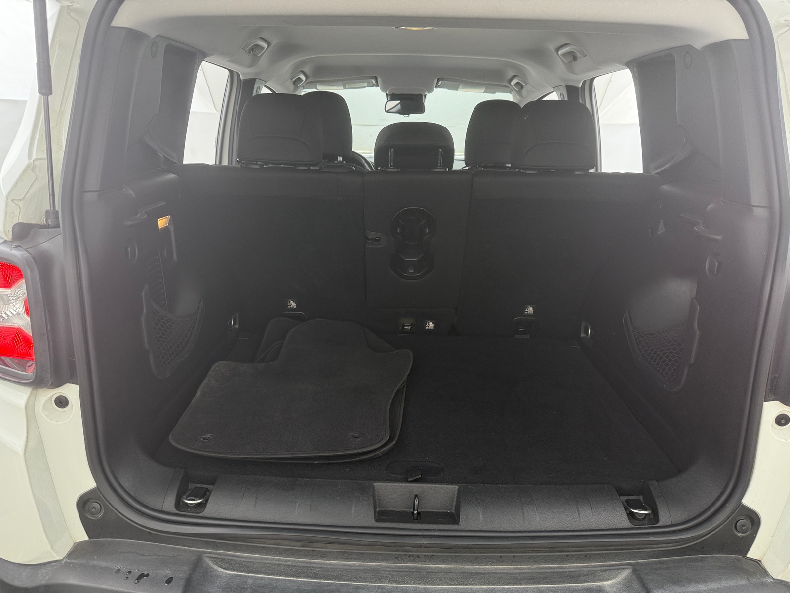Thumbnail: 2018 Jeep Renegade - 7
