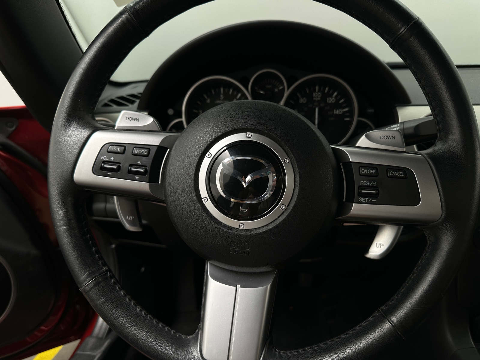 Thumbnail: 2011 Mazda MX-5 Miata - 4