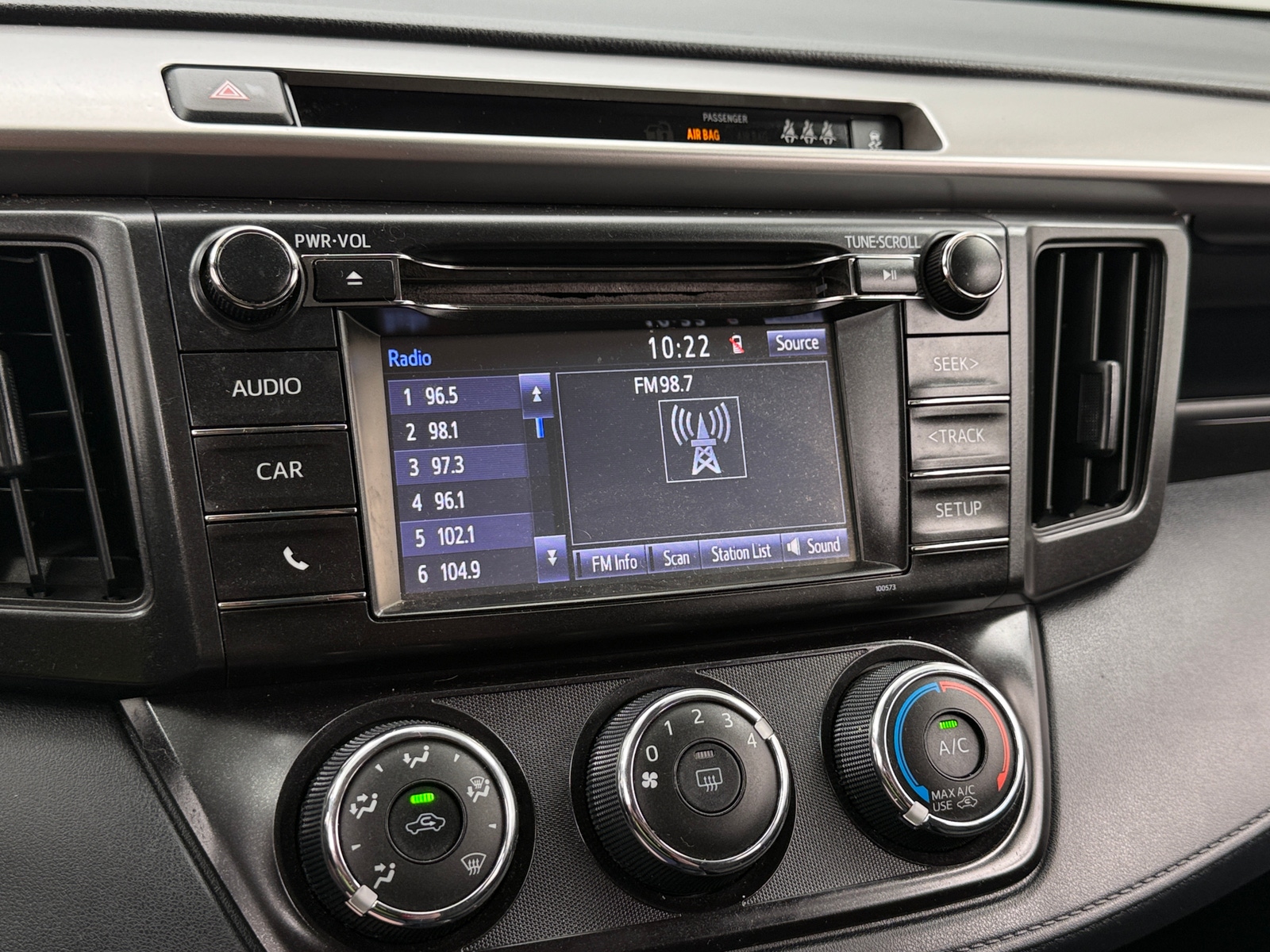 Thumbnail: 2018 Toyota RAV4 - 4