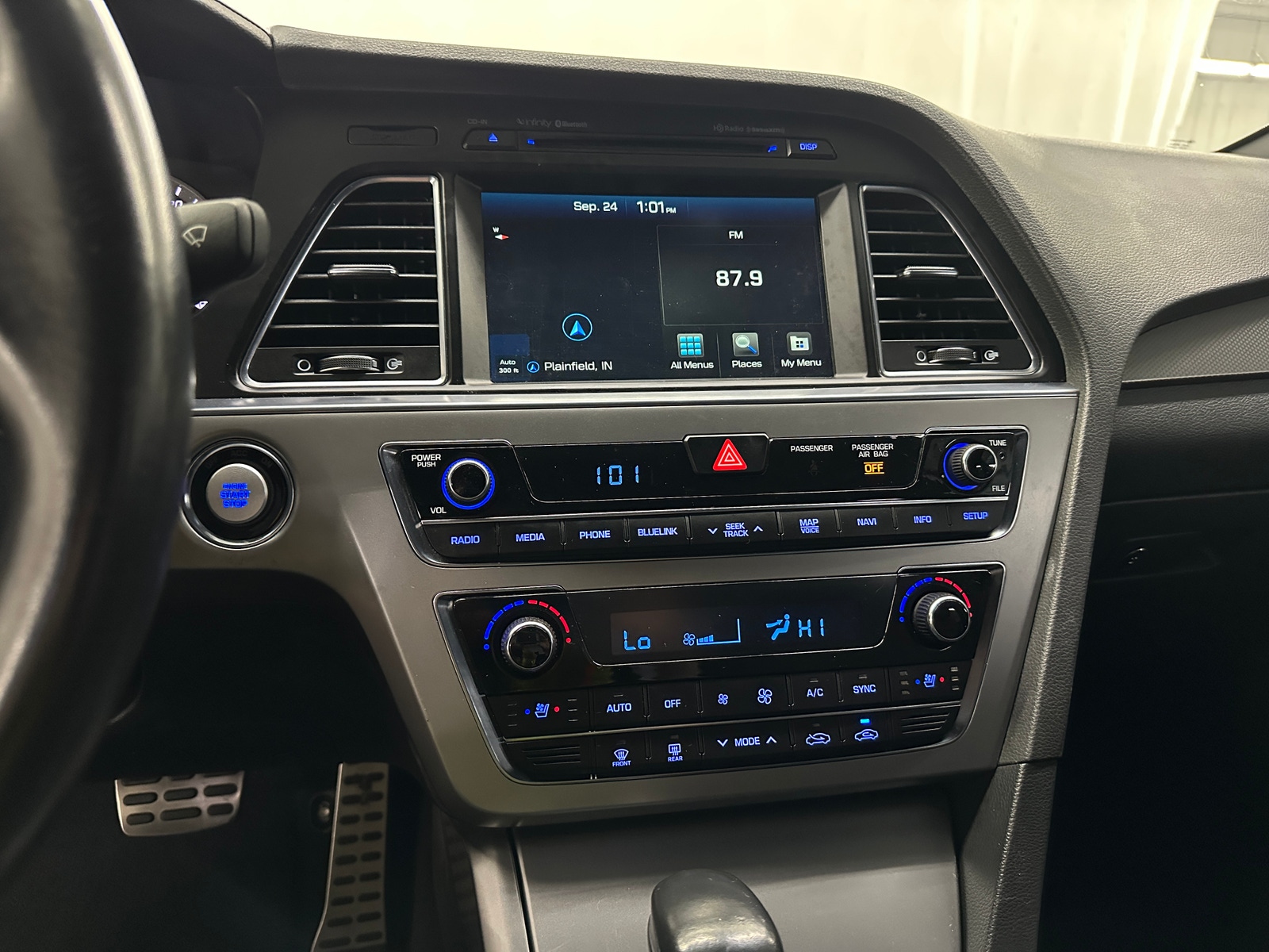 Thumbnail: 2015 Hyundai Sonata - 3