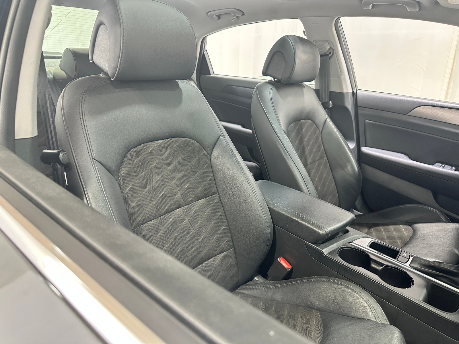 Thumbnail: 2017 Hyundai Sonata - 2