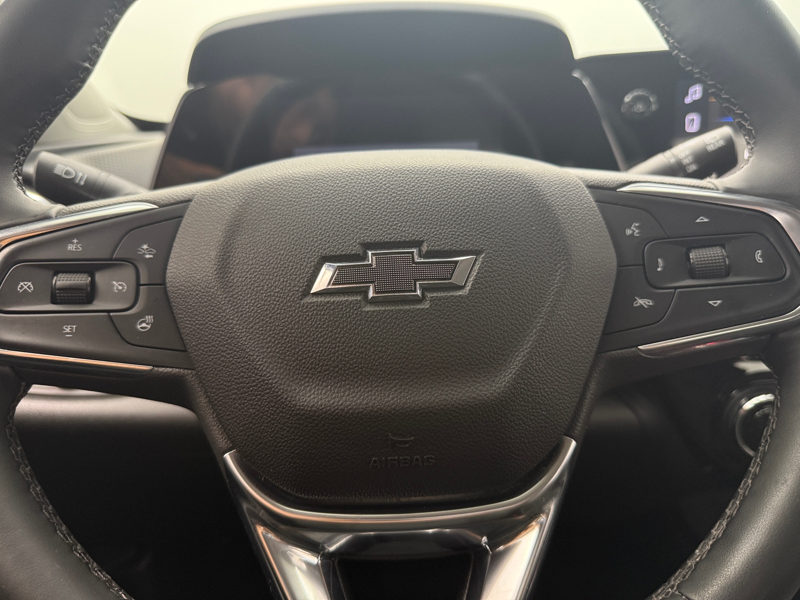 Thumbnail: 2025 Chevrolet Trax - 4