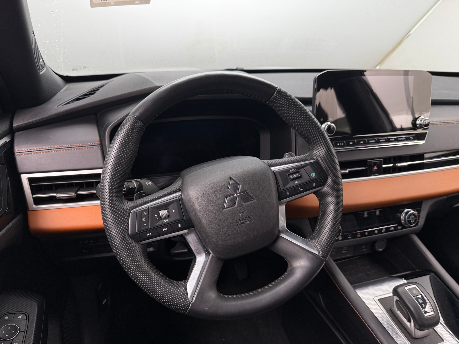 Thumbnail: 2024 Mitsubishi Outlander - 4