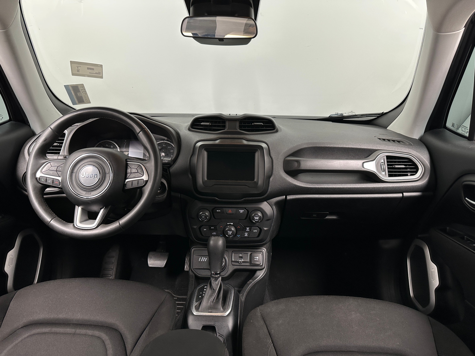 Thumbnail: 2018 Jeep Renegade - 3