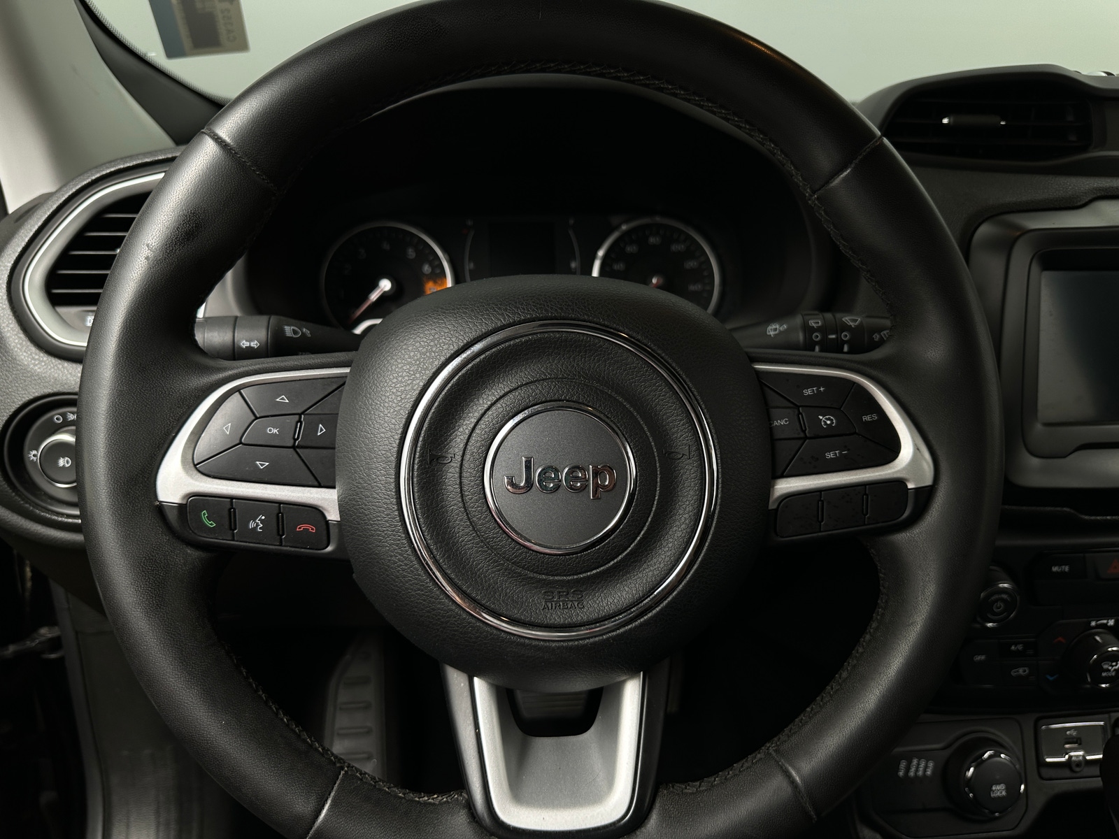 Thumbnail: 2018 Jeep Renegade - 5