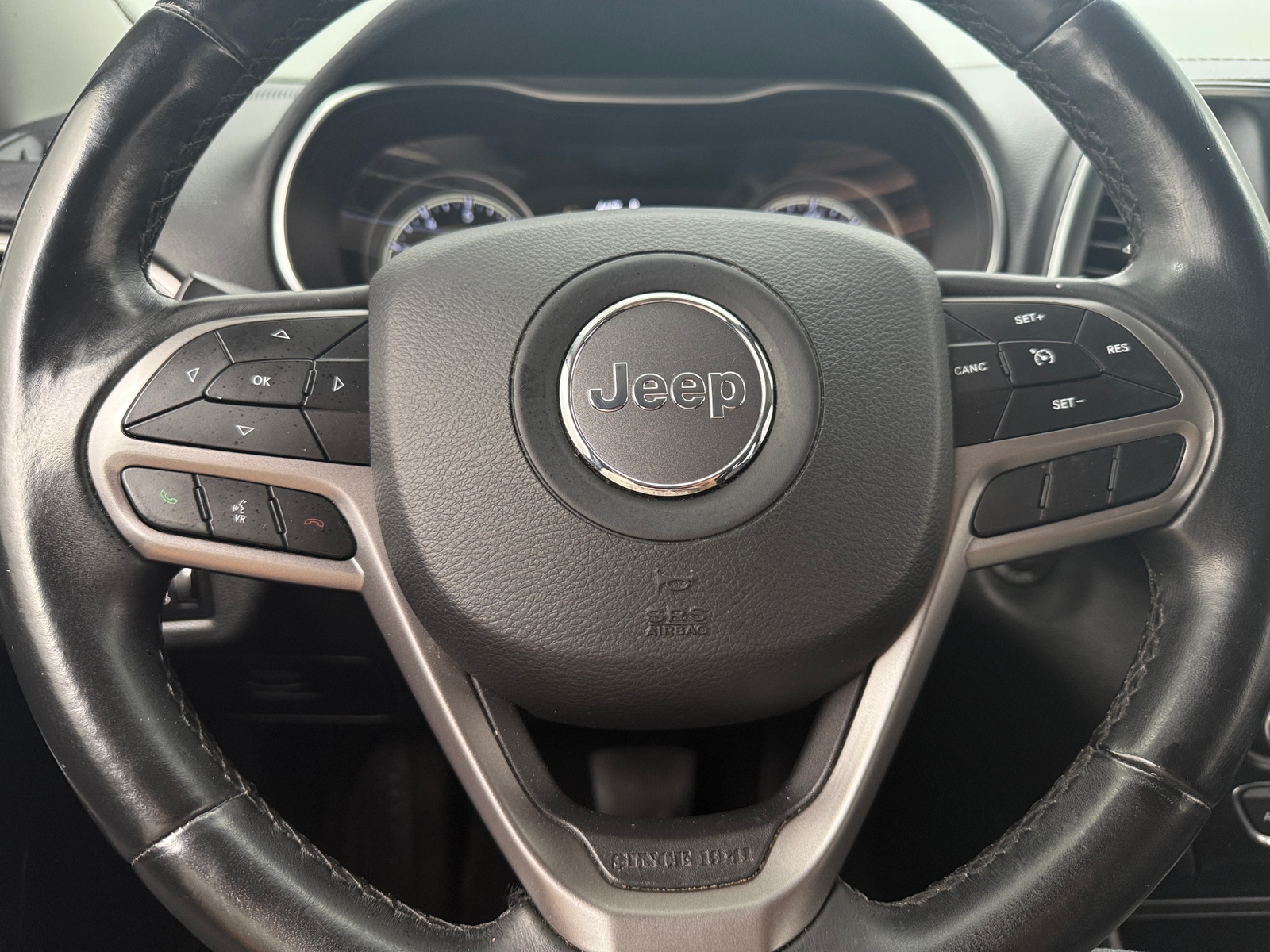 Thumbnail: 2019 Jeep Cherokee - 5