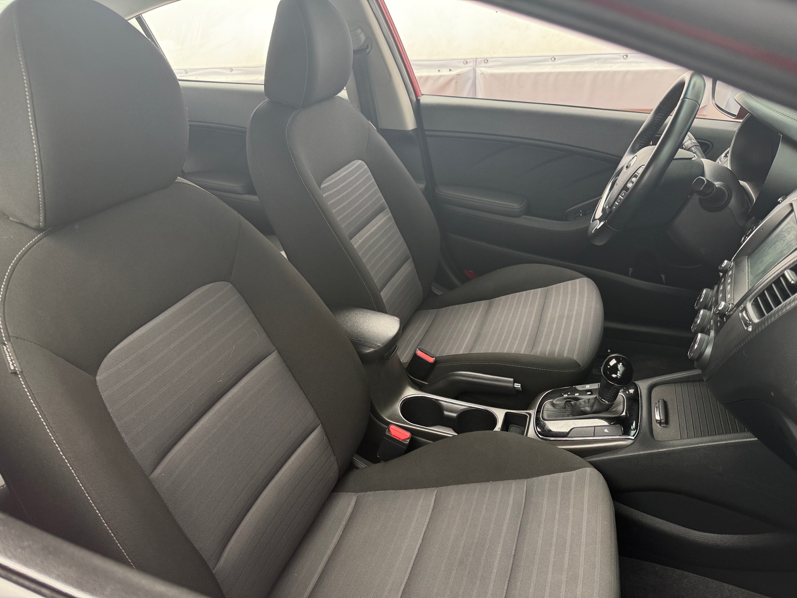 Thumbnail: 2017 Kia Forte - 2