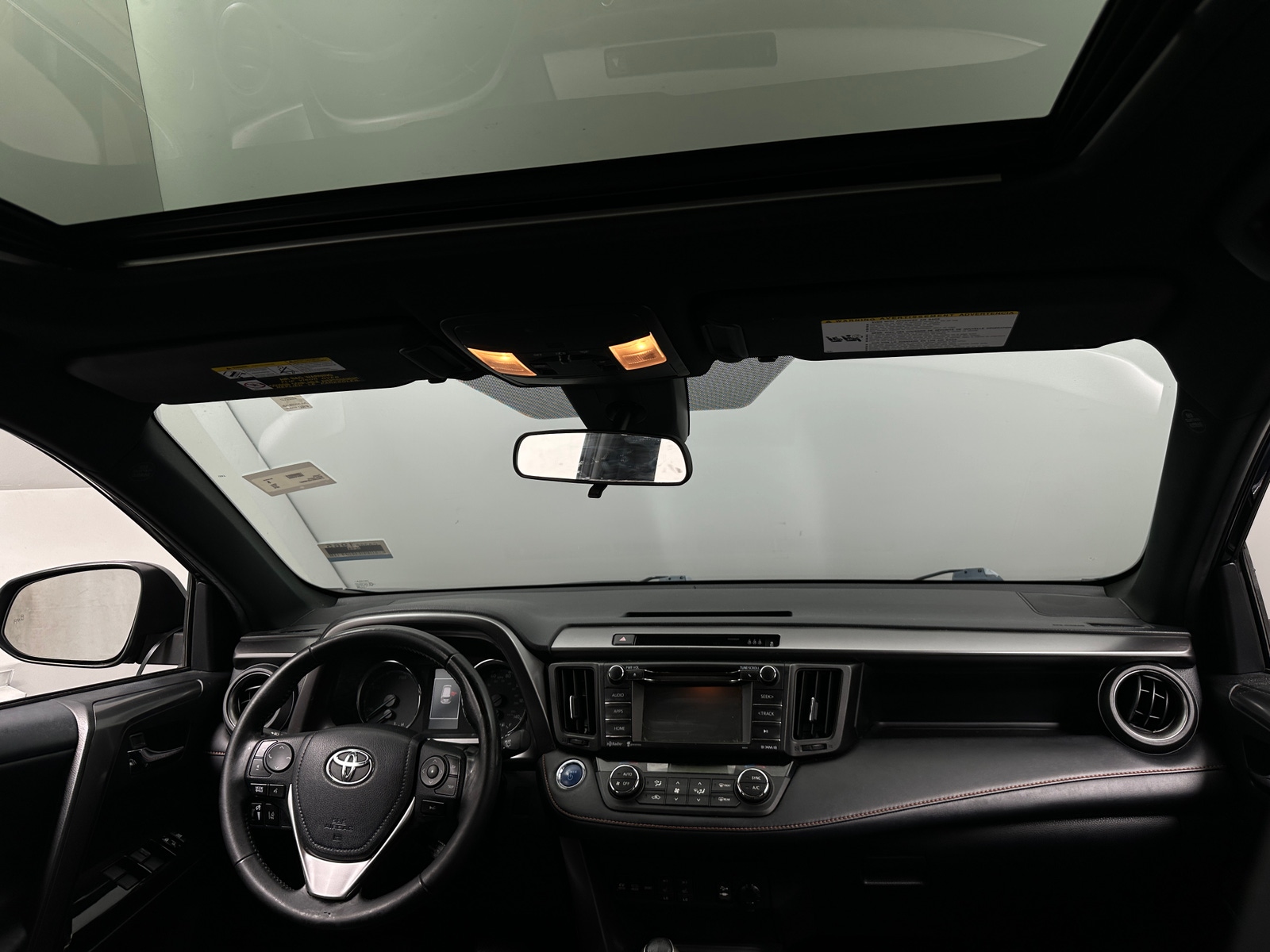 Thumbnail: 2018 Toyota RAV4 - 2
