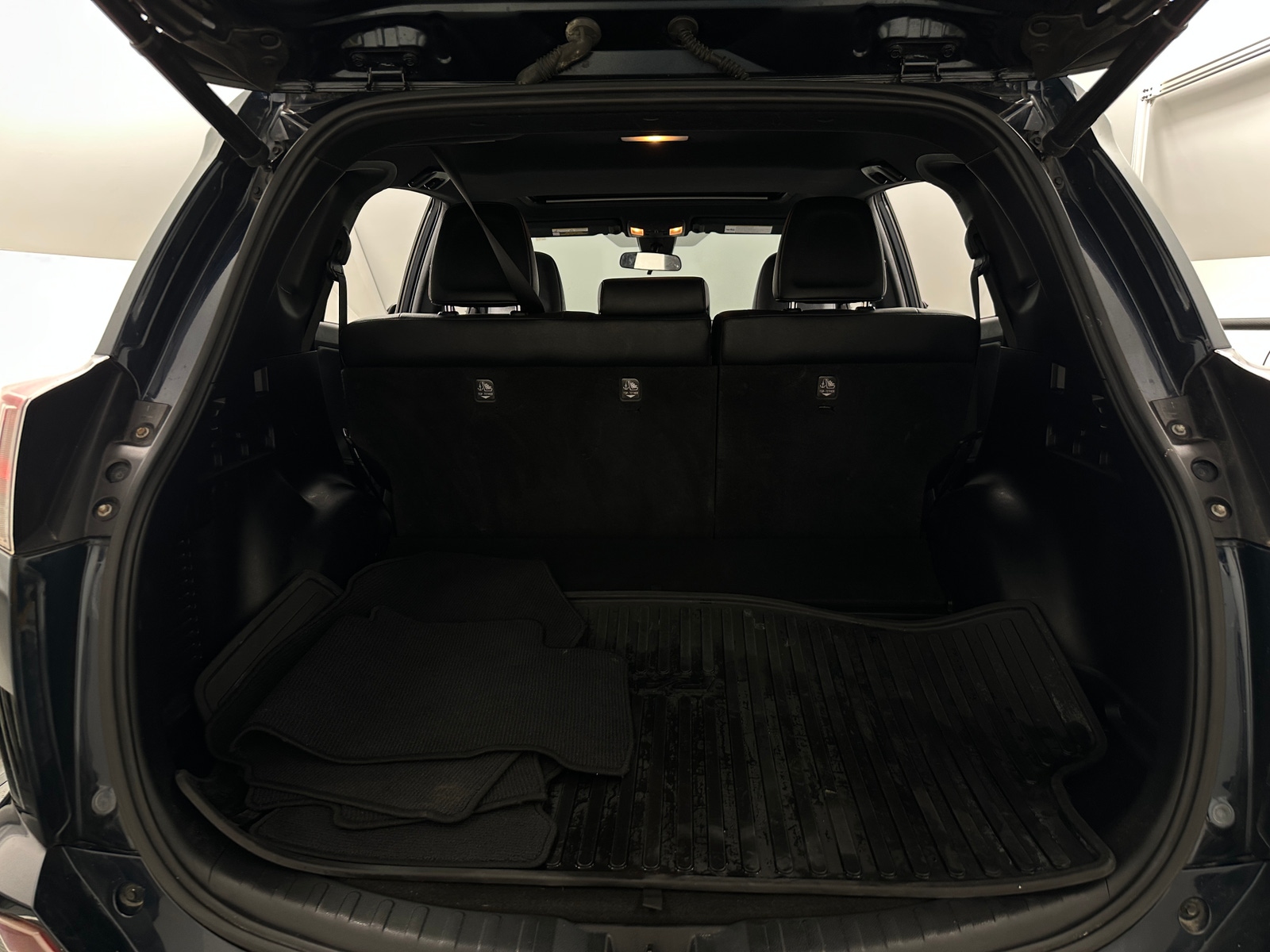 Thumbnail: 2018 Toyota RAV4 - 6