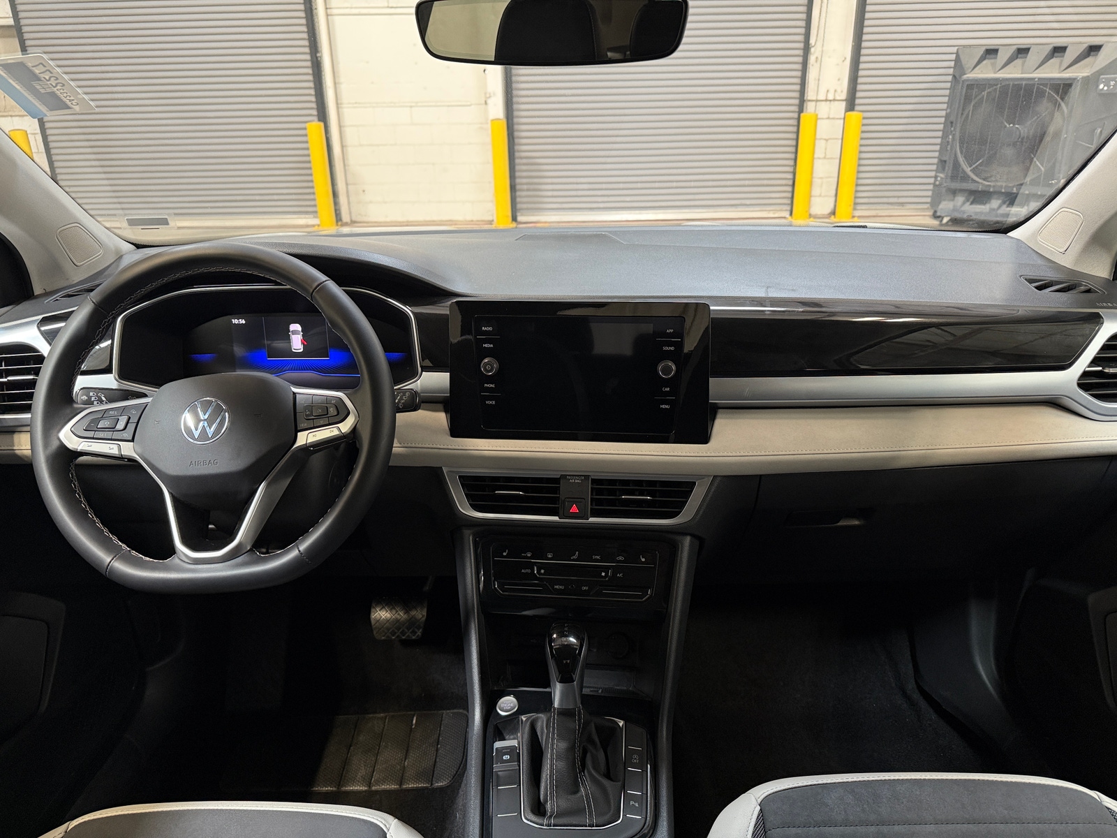 Thumbnail: 2025 Volkswagen Taos - 2
