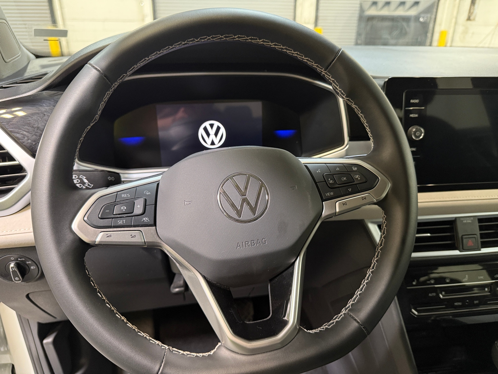 Thumbnail: 2025 Volkswagen Taos - 4