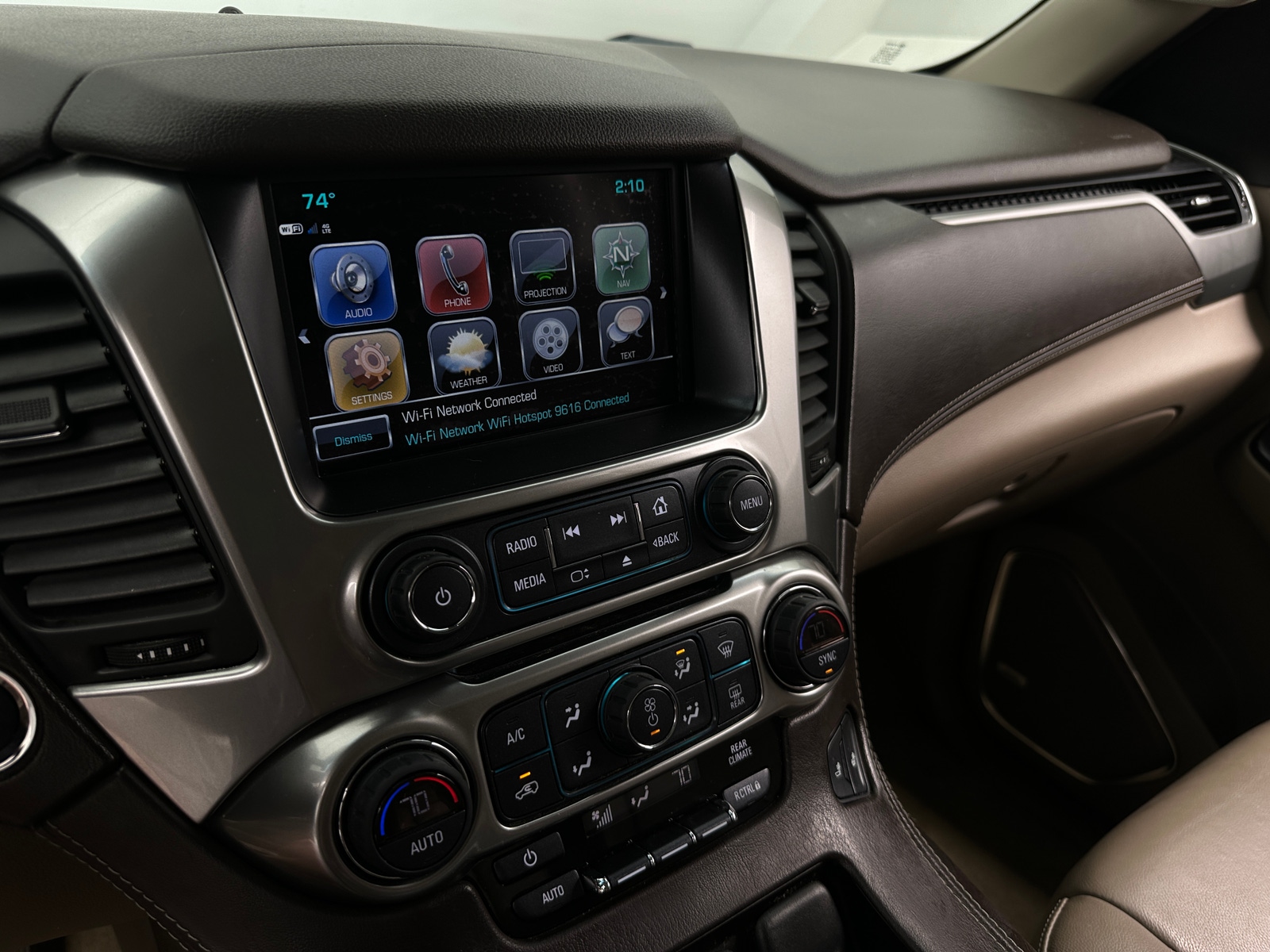 Thumbnail: 2018 Chevrolet Suburban - 3