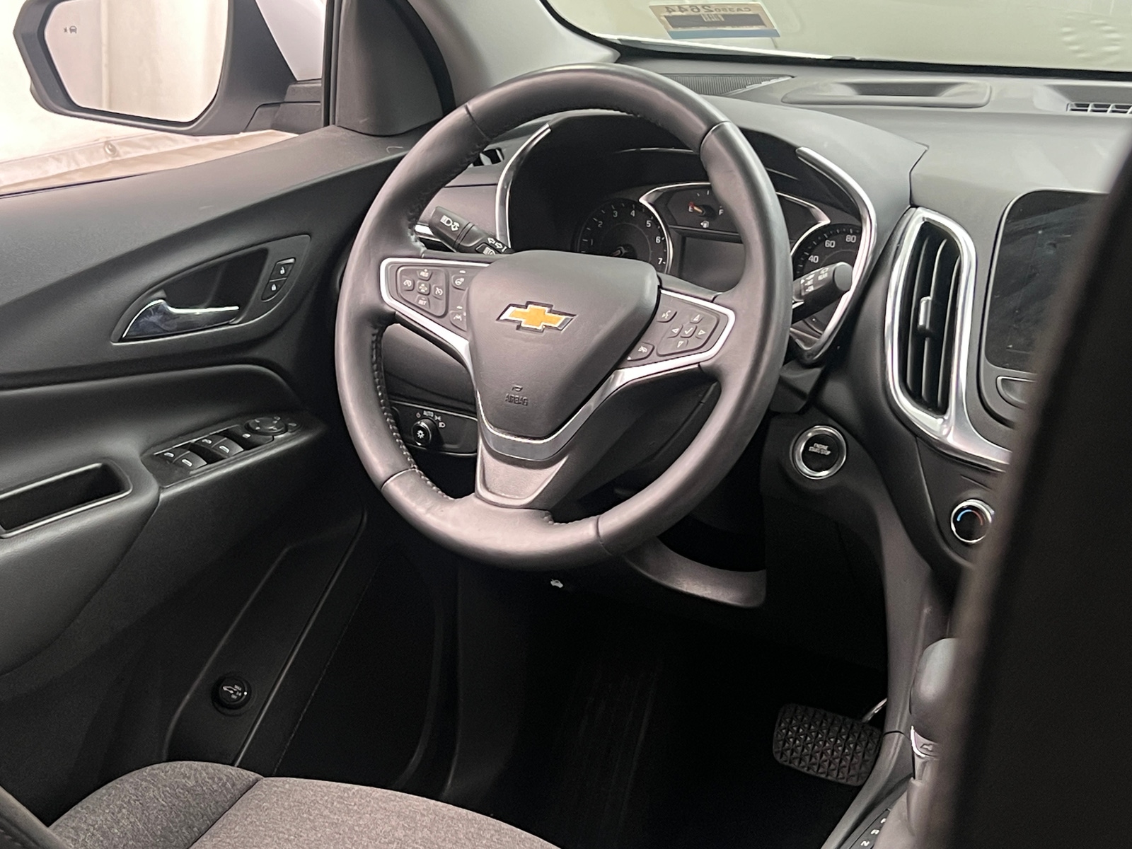 Thumbnail: 2022 Chevrolet Equinox - 5