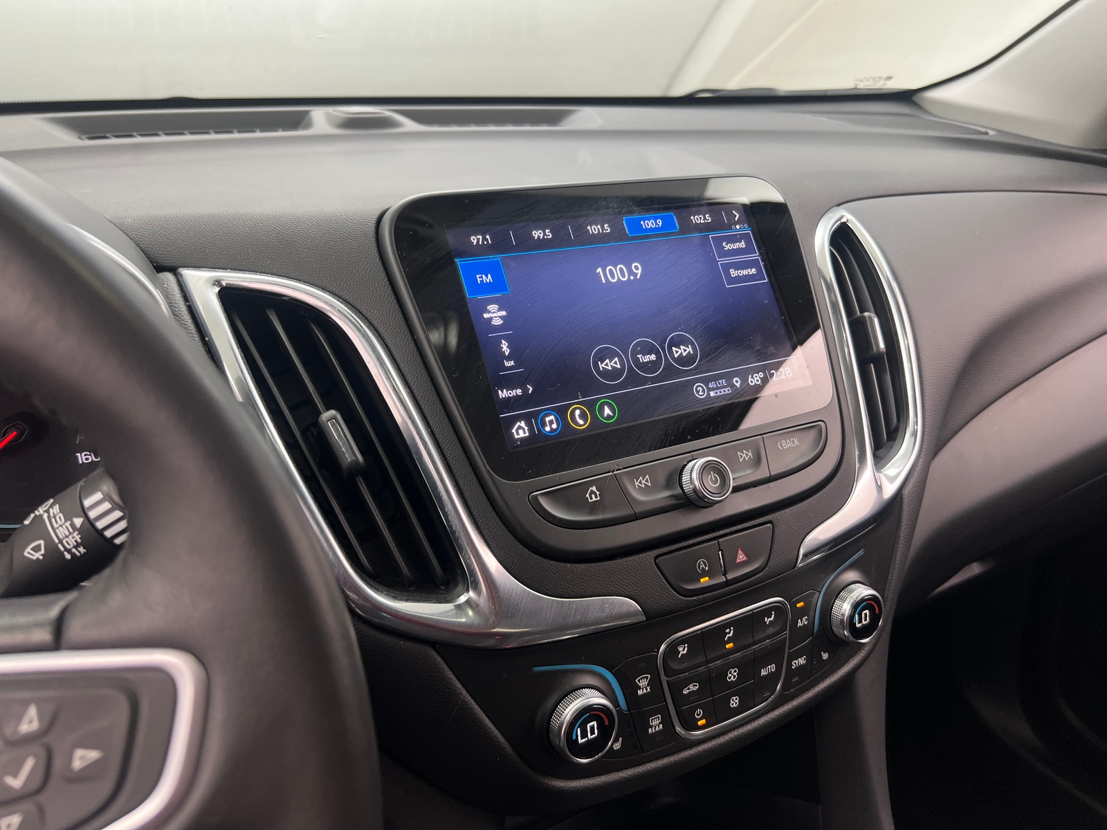 Thumbnail: 2022 Chevrolet Equinox - 4
