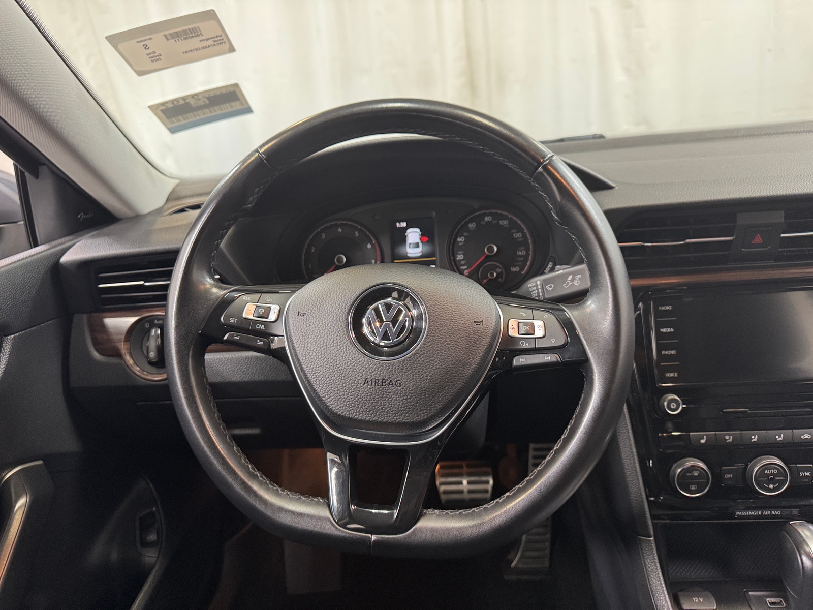 Thumbnail: 2020 Volkswagen Passat - 4