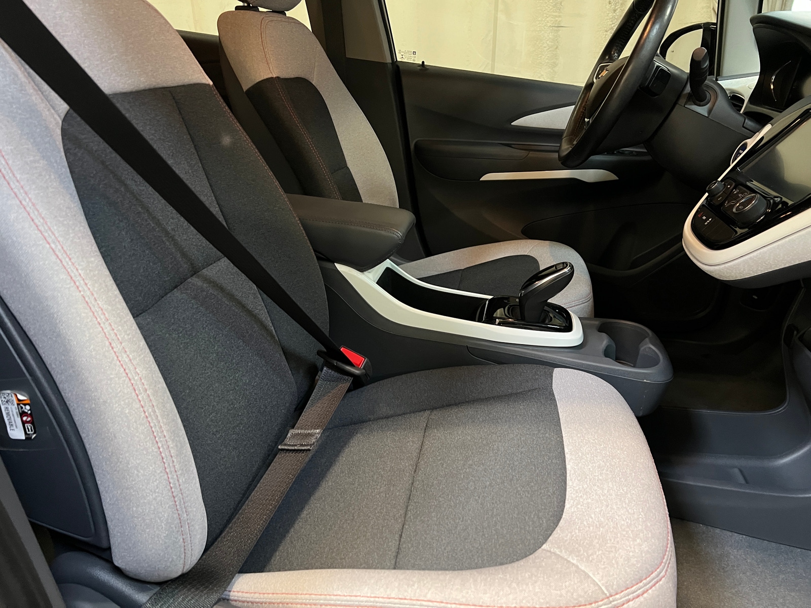 Thumbnail: 2018 Chevrolet Bolt EV - 2