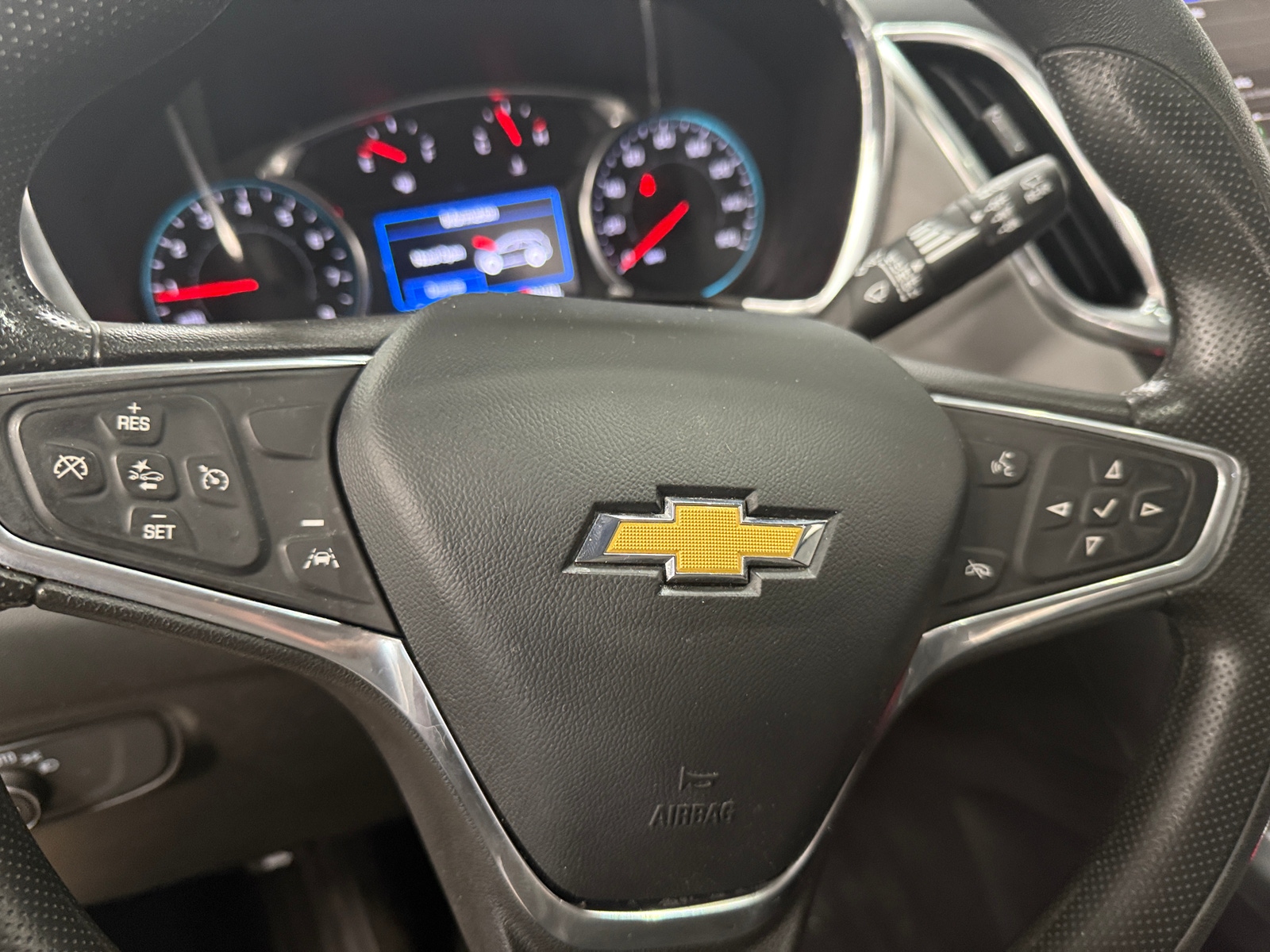 Thumbnail: 2022 Chevrolet Equinox - 5