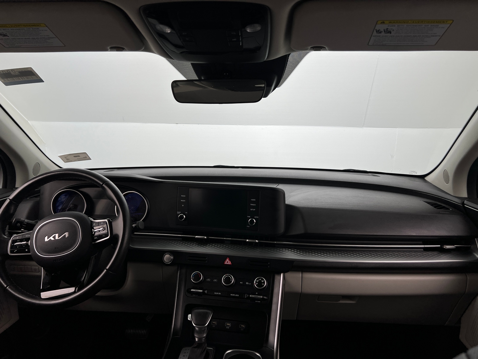 Thumbnail: 2023 Kia Carnival - 2