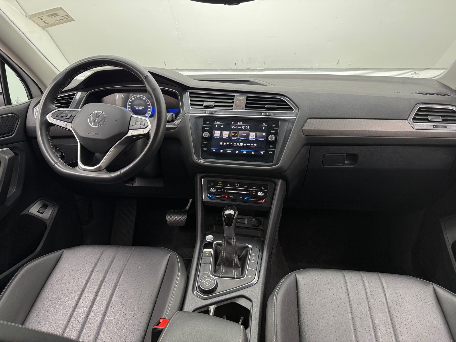 Thumbnail: 2024 Volkswagen Tiguan - 2