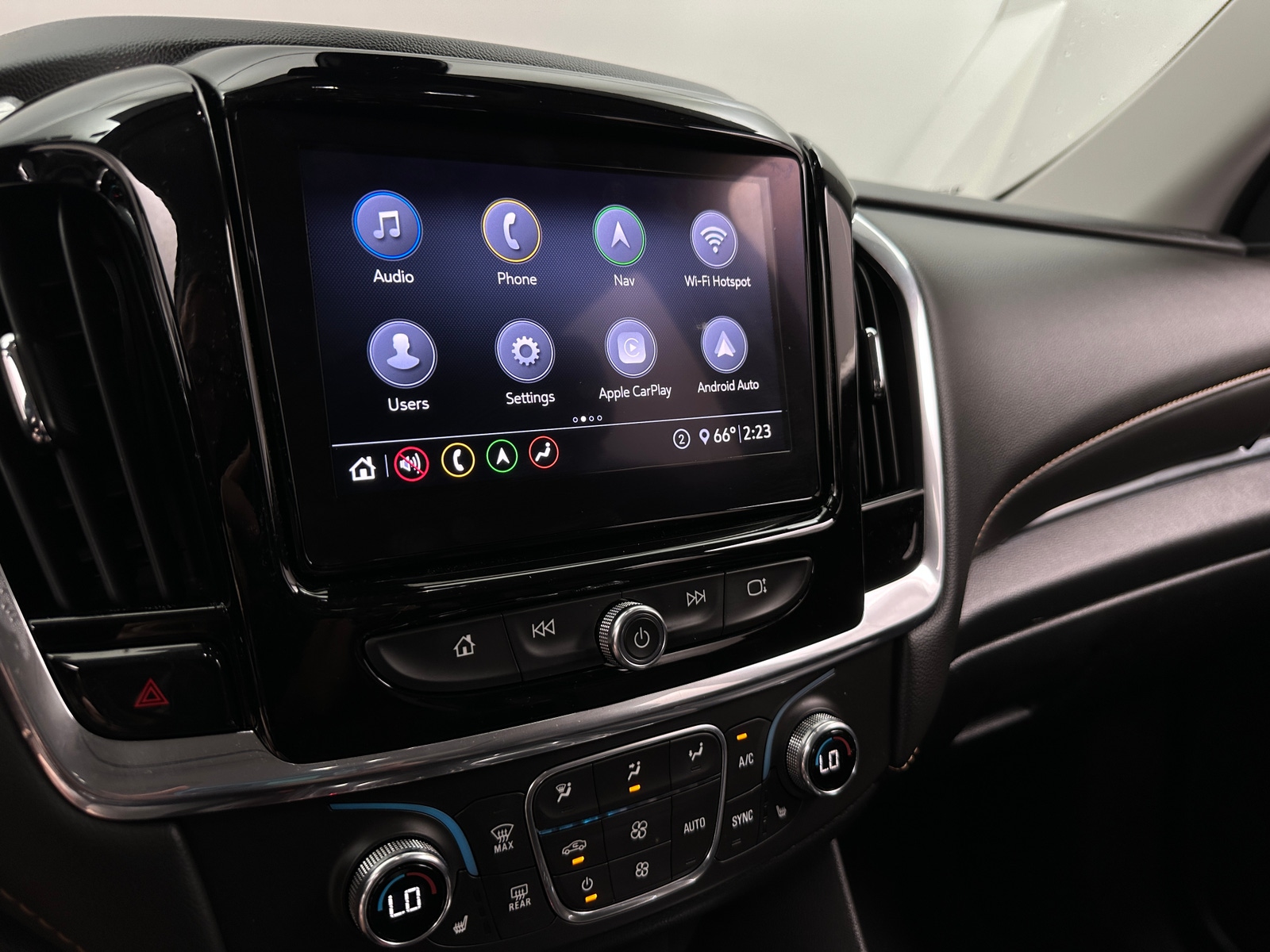 Thumbnail: 2020 Chevrolet Traverse - 3
