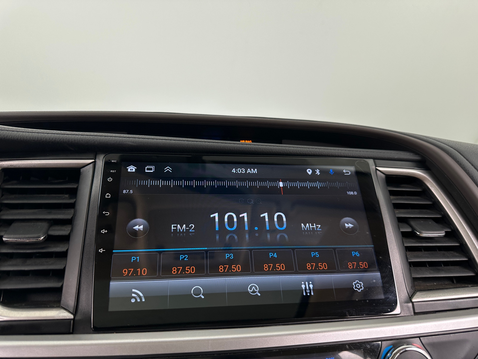 Thumbnail: 2014 Toyota Highlander - 3