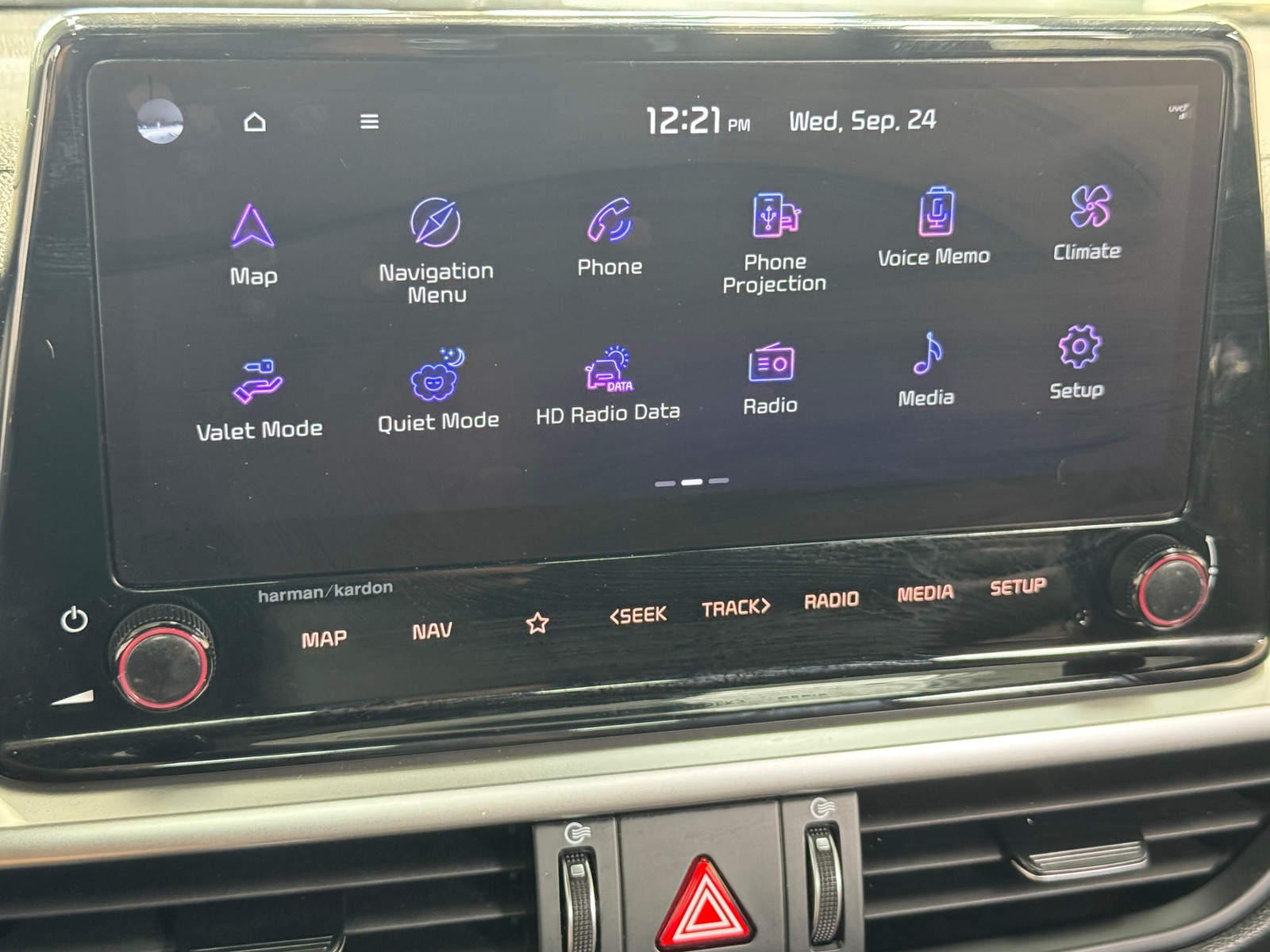 Thumbnail: 2022 Kia Forte - 4