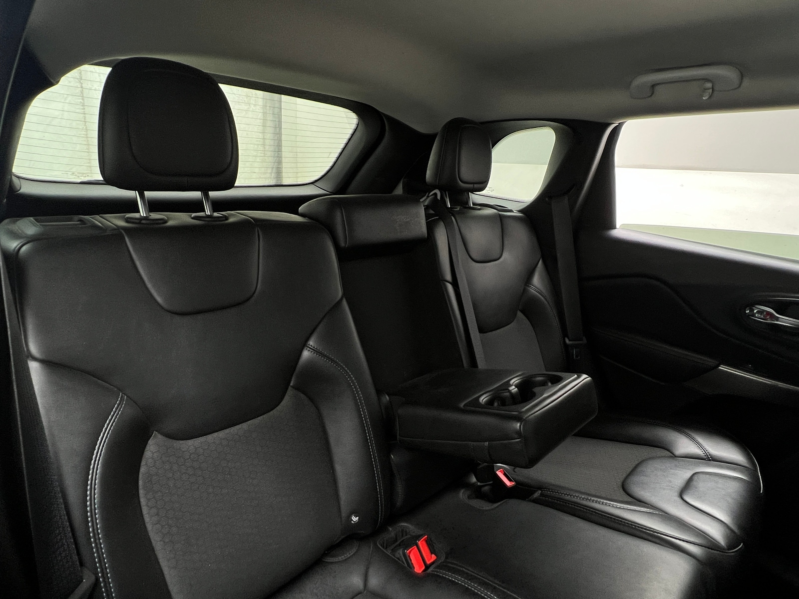 Thumbnail: 2019 Jeep Cherokee - 6