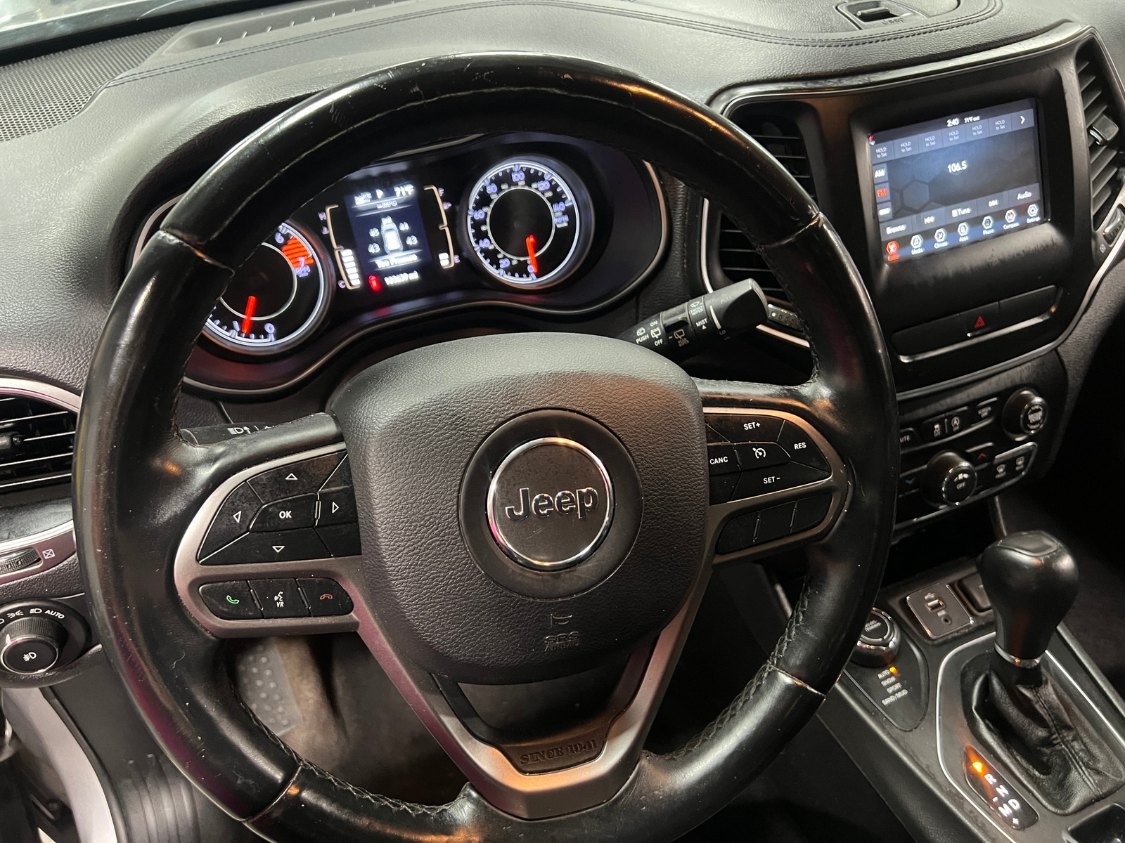 Thumbnail: 2019 Jeep Cherokee - 5