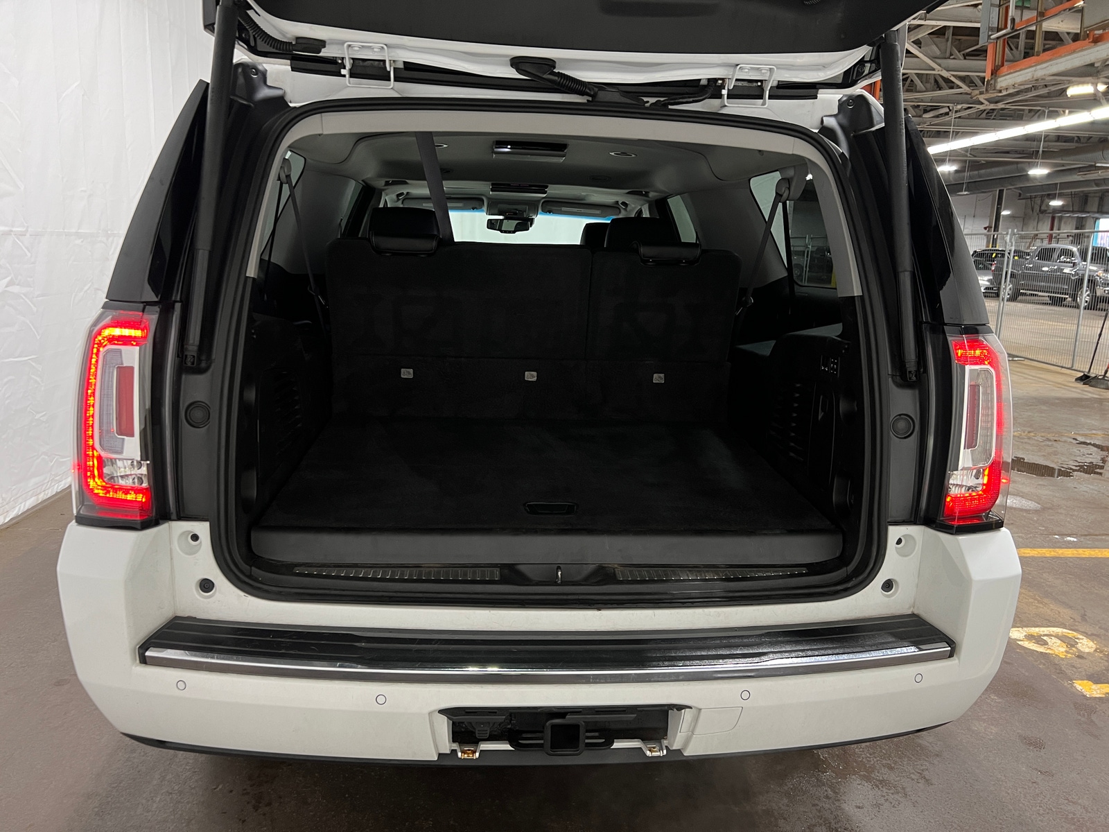 Thumbnail: 2016 GMC Yukon XL - 6