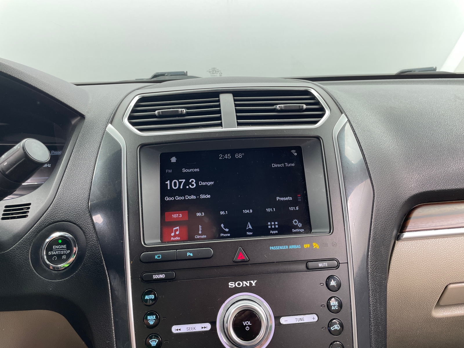 Thumbnail: 2019 Ford Explorer - 3