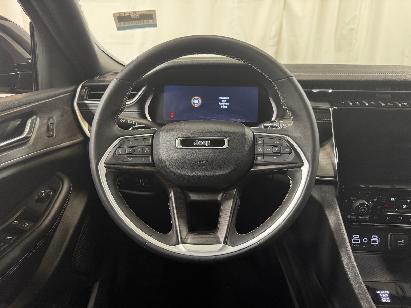 Thumbnail: 2024 Jeep Grand Cherokee L - 4