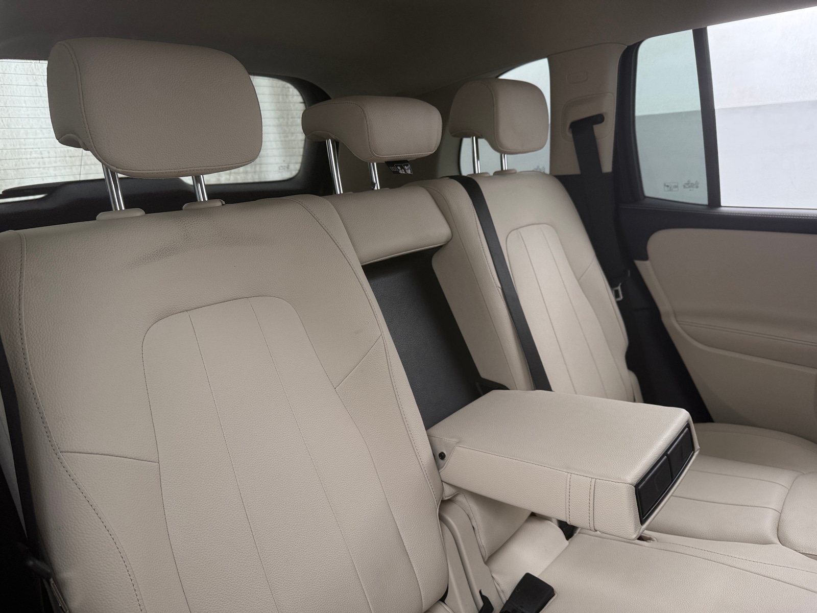 Thumbnail: 2020 Mercedes-Benz GLB - 5