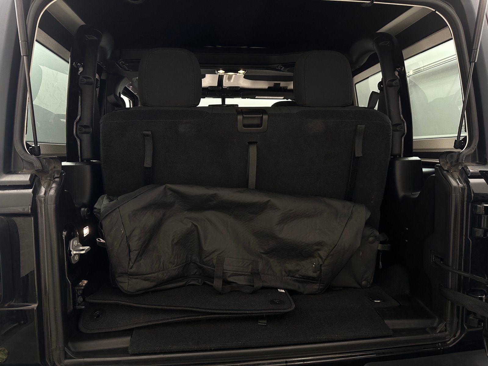 Thumbnail: 2022 Jeep Wrangler - 7
