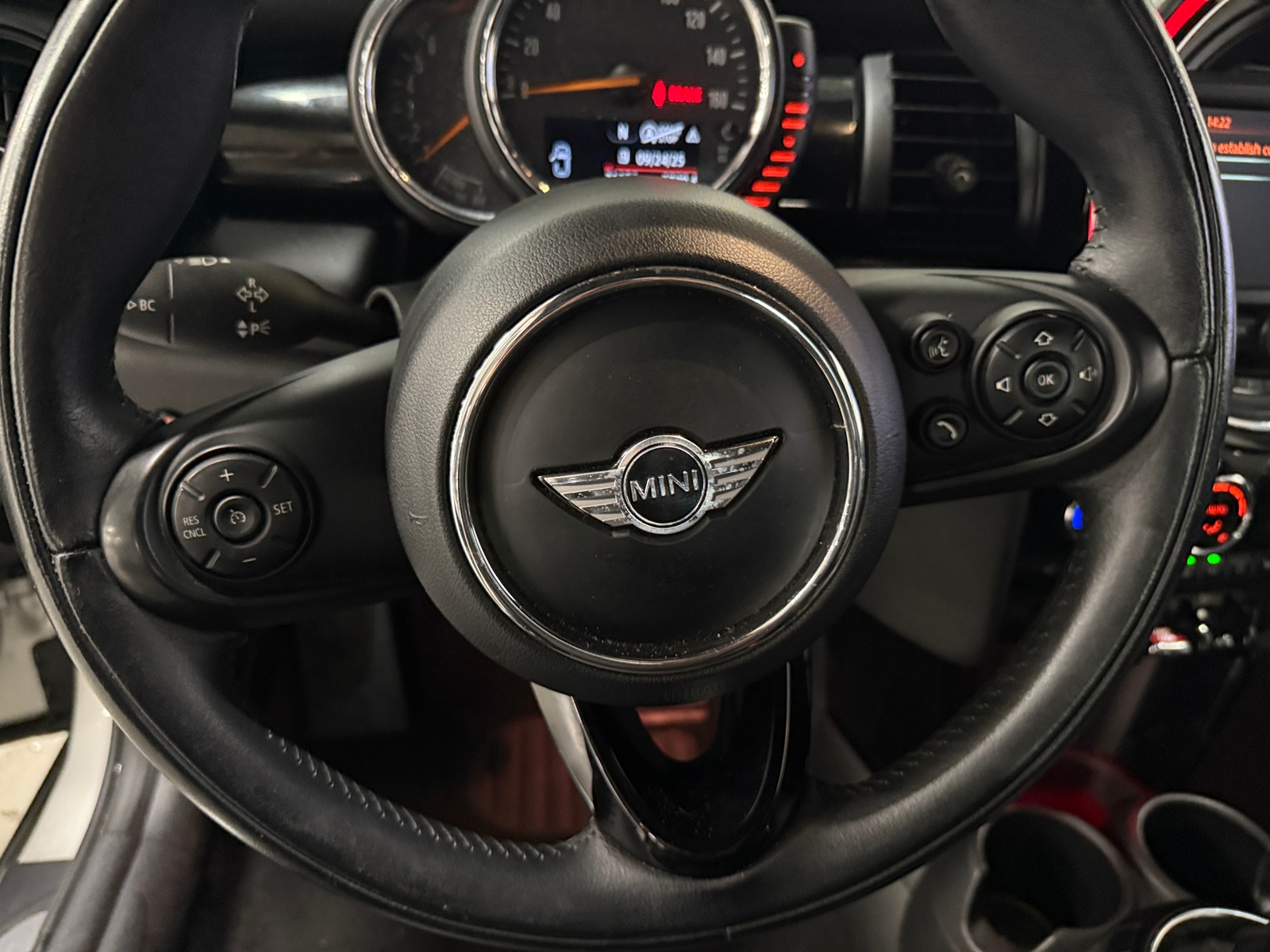Thumbnail: 2016 MINI Cooper Convertible - 4