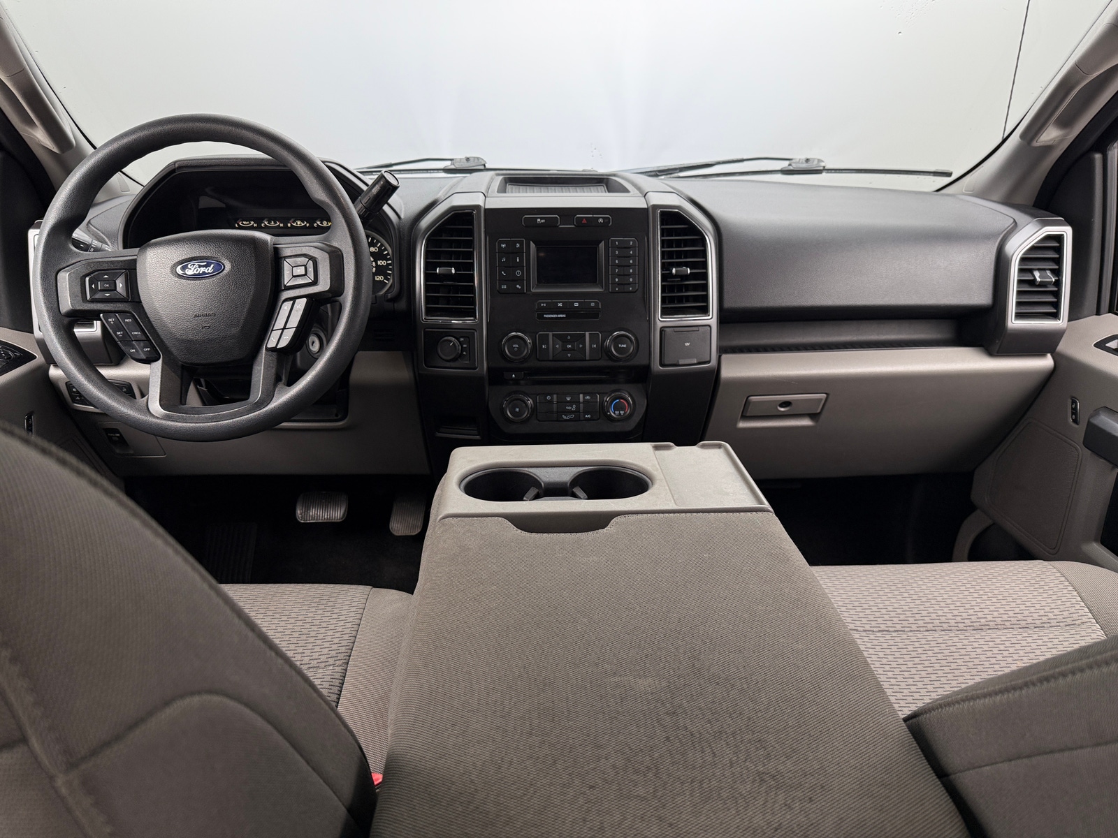 Thumbnail: 2018 Ford Econoline - 3